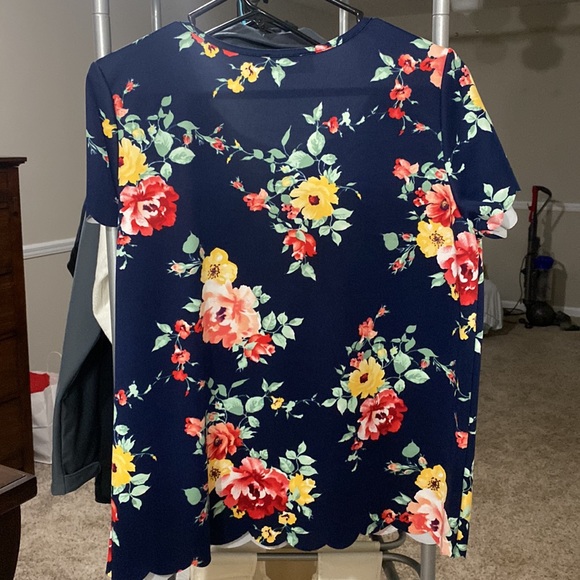 Boutique Blouse - Picture 2 of 3